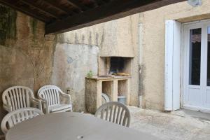 Maisons de vacances Maison vigneronne 8p / jardin / parking : photos des chambres