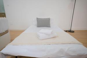 For you Rentals Encantador y único estudio TEMPORAL en Tetuan Madrid MLU411