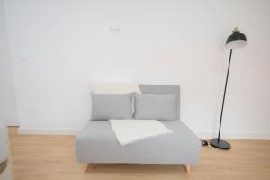 For you Rentals Encantador y único estudio TEMPORAL en Tetuan Madrid MLU411