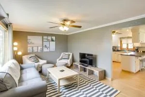 Bright Algoma Home 1 Mi to Lake Michigan! - Kewaunee