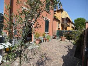 Piana, Bologna by Short Holidays
