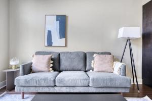 Mission Bay 1BR w Gym Pool nr Caltrain Muni SFO-772