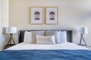 Mission Bay 1BR w Gym Pool nr Caltrain Muni SFO-772