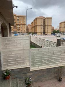 Lovely 3 bedroom ground floor flat. Private garden