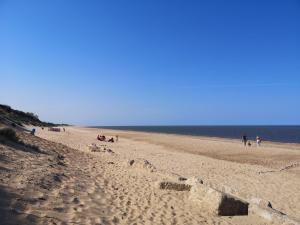 Superb Chalet In Nearby Hemsby Beach In Norfolk With Free Wifi Ref 00122Ba