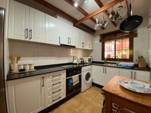 Calle Carlos Primero, Roda