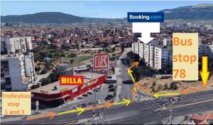Tulips - guest room close to the Airport, free street parking