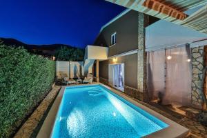 Vila Paško with private pool