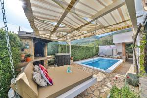 Vila Paško with private pool