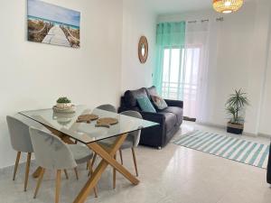 O mar na frente de lux Caparica