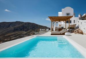 Bluewhite Suites & Villa Santorini - 4hvězdičkové hotely ve městě Pyrgos