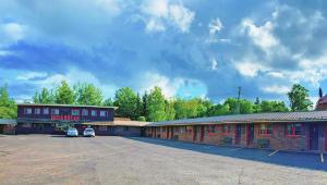 Indianhead Ironwood Hotel