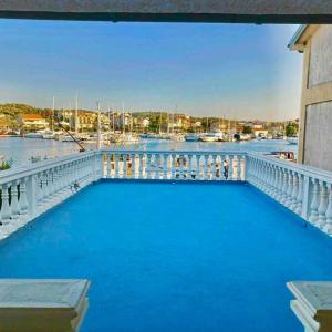 Apartment on the sea