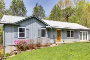 Pet-Friendly Black Mountain Vacation Home with Deck - Busick