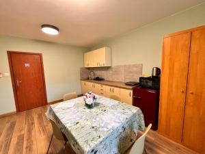 Green Albatros 48m with bathroom