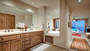 Luxury Condo Bella Sirena 805 C , Sandy Beach