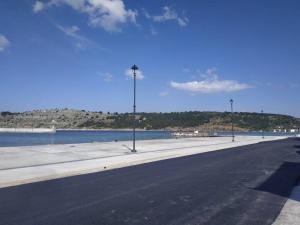 Seafront two-storey house in Kardamyla