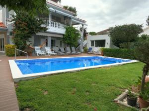Luxury Apartment 4 Bedrooms Pool in Marisol