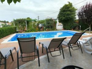 Luxury House with 4 Bedrooms & Pool in Marisol
