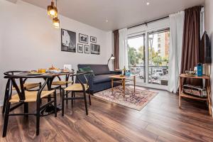 Apartment - Ground Floor room in Sweet Inn Plaza Espana Fira