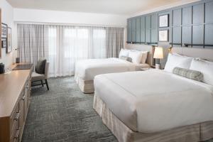 Deluxe 2 Queen room in Grand Geneva Resort and Spa