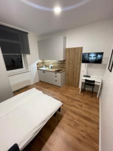 29 Airport Apartment