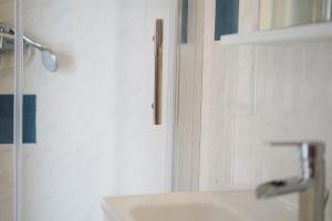 Maisons d'hotes Les Volets Bleus : photos des chambres