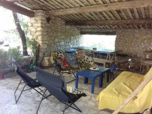 Maisons d'hotes Le Jas des aiguiers : photos des chambres