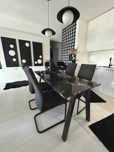 Sandev apartments Black&White