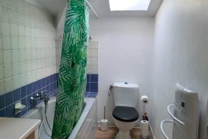 Appartements Duplex a Monteux centre, 5 couchages distincts, LOCAL VELOS : photos des chambres