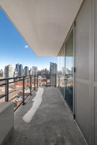 K2 Sky High Apartments with Stunning Chicago Views in West Loop