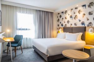 Hotels Holiday Inn Perpignan by IHG : Chambre Lit Queen-Size Standard avec Canapé-Lit Simple