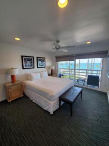 Deluxe Two-Bedroom Suite - Ocean Front room in Sea Horse Resort
