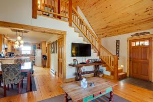 Rustic Pagosa Springs Cabin w Hot Tub + Game Room