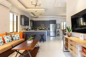 Sun Shine Luxury Villas 2 bedroom Pool & Gym Ocho Rios St Ann - Content