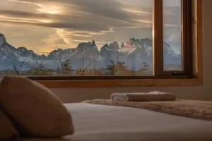 日光与马潘帕山林小屋 - 百内三塔