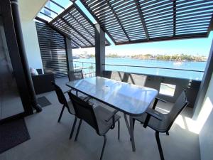 Kirribilli 12 a 3 bedroom waterfront apartment on 2 levels with air conditioning