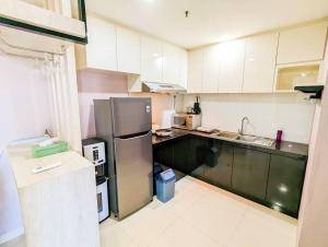 Lovina 909 Harbour Bay Residence