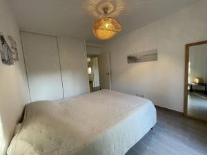 Appartement de Standing pour 4 Pers avec Jardin et Piscine à 500m de la Plage - FR-1-726-21