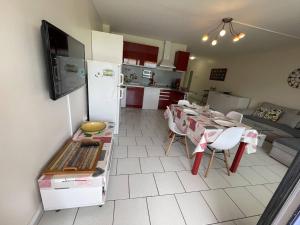 Appartements Appartement Ruoms, 4 pieces, 6 personnes - FR-1-697-17 : photos des chambres