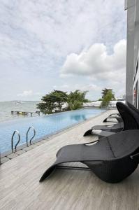 One Residence Apartment 2BR near Ferry Terminal