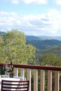 Nunyara Retreat. Quality bush retreat - Ormeau