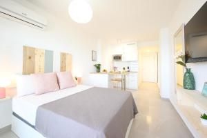 Stella Maris Spectacular sea, terrace & pool by 10ToSea