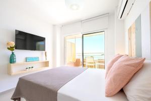 Stella Maris Spectacular sea, terrace & pool by 10ToSea