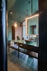 Suite with Sauna and Garden View