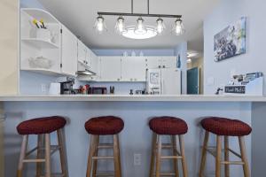 Point Prospect Shores condo