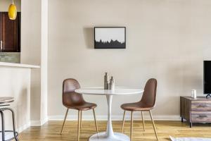 Downtown 1BR w Pool WD Gym nr 7th St Metro LAX-605