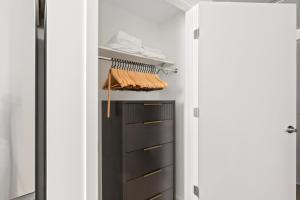 First Hill Studio w Gym Coworking SEA-457