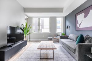 Mountain View 1BR w Pool Gym Spa nr Apple SFO-280