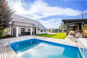 Sóstó Pihenőház By BLTN - Lajoskomárom